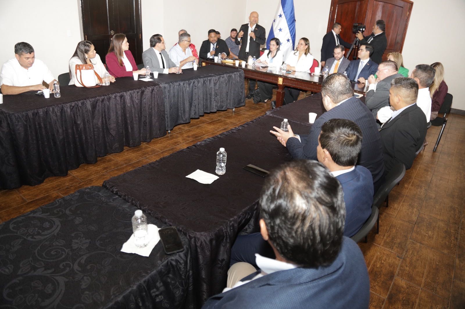 Diputados liberales se reúnen con alcaldes de Cortés para atender necesidades municipales